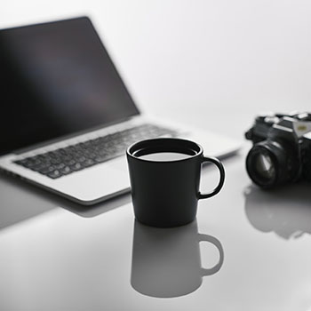 泡良大神豪掷重金，拿下做房地产销售的极品良家人妻，兄弟一起激情4P无套暴操！