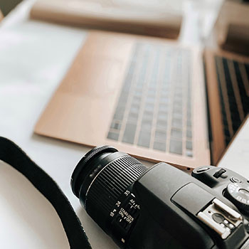 泡良大神豪掷重金，拿下做房地产销售的极品良家人妻，兄弟一起激情4P无套暴操！